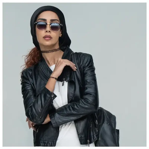 استایل موتورسواری زنانه آویتا