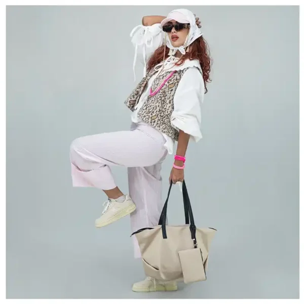 ست ماکسیمال زنانه بنام فزونک